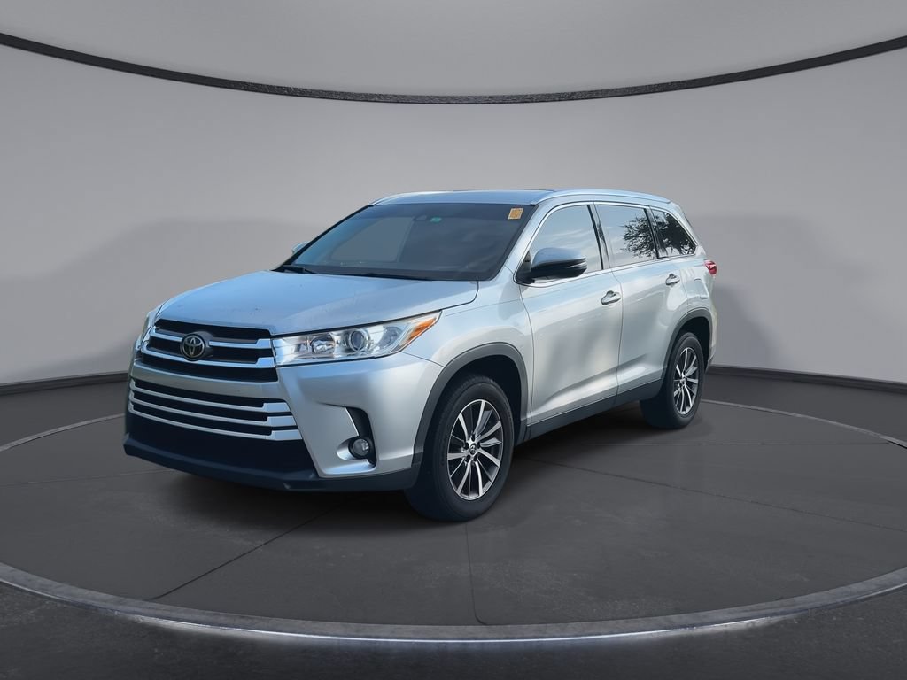 Used 2019 Toyota Highlander XLE FWD image 4