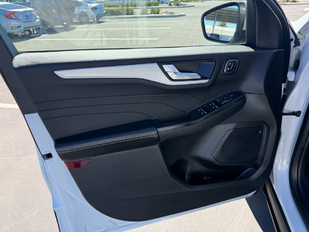 Used 2025 Ford Escape Platinum AWD/4WD image 10