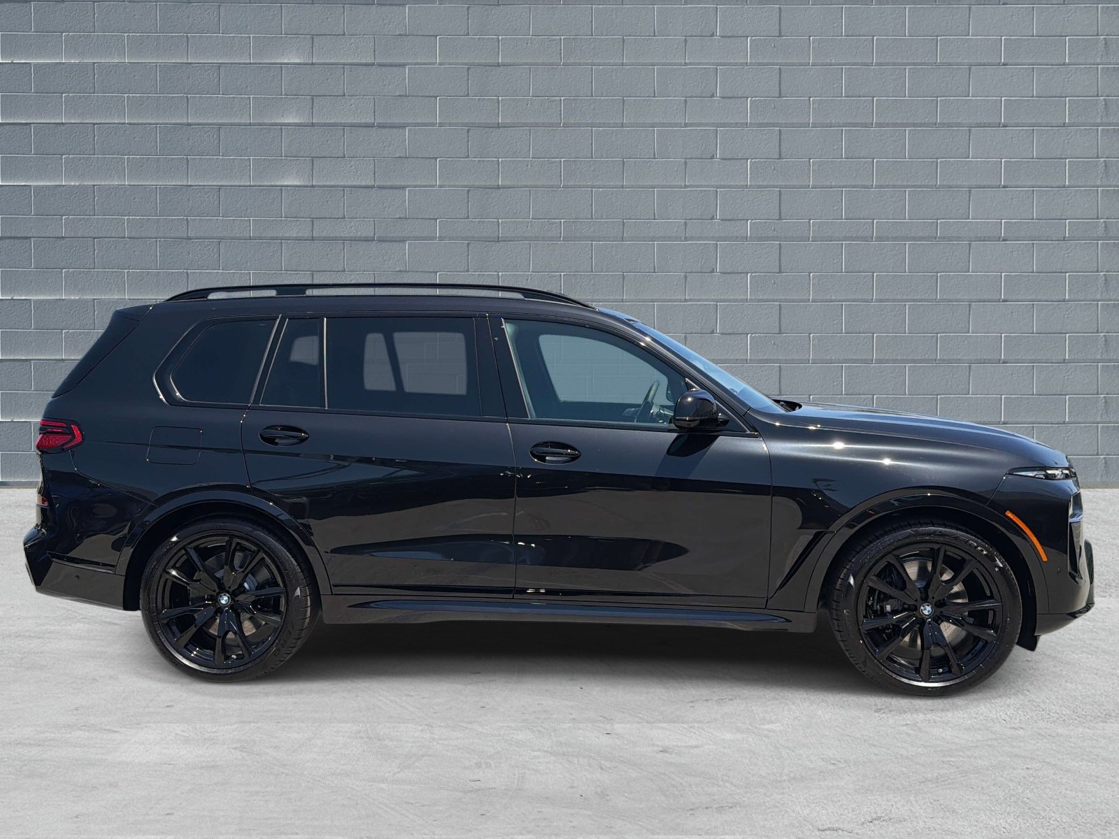New 2026 BMW X7 M60i AWD/4WD image 3