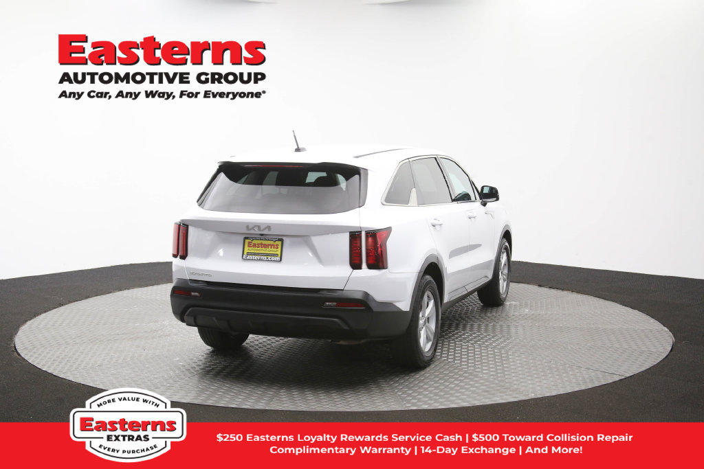 Used 2023 Kia Sorento LX FWD image 38