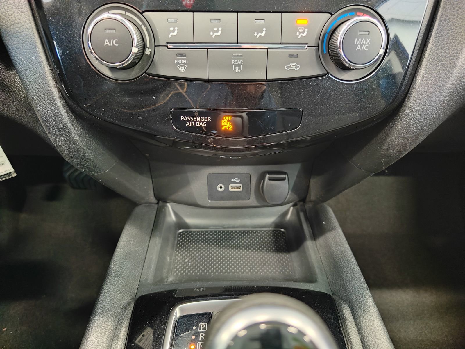 Used 2020 Nissan Rogue Sport S image 27