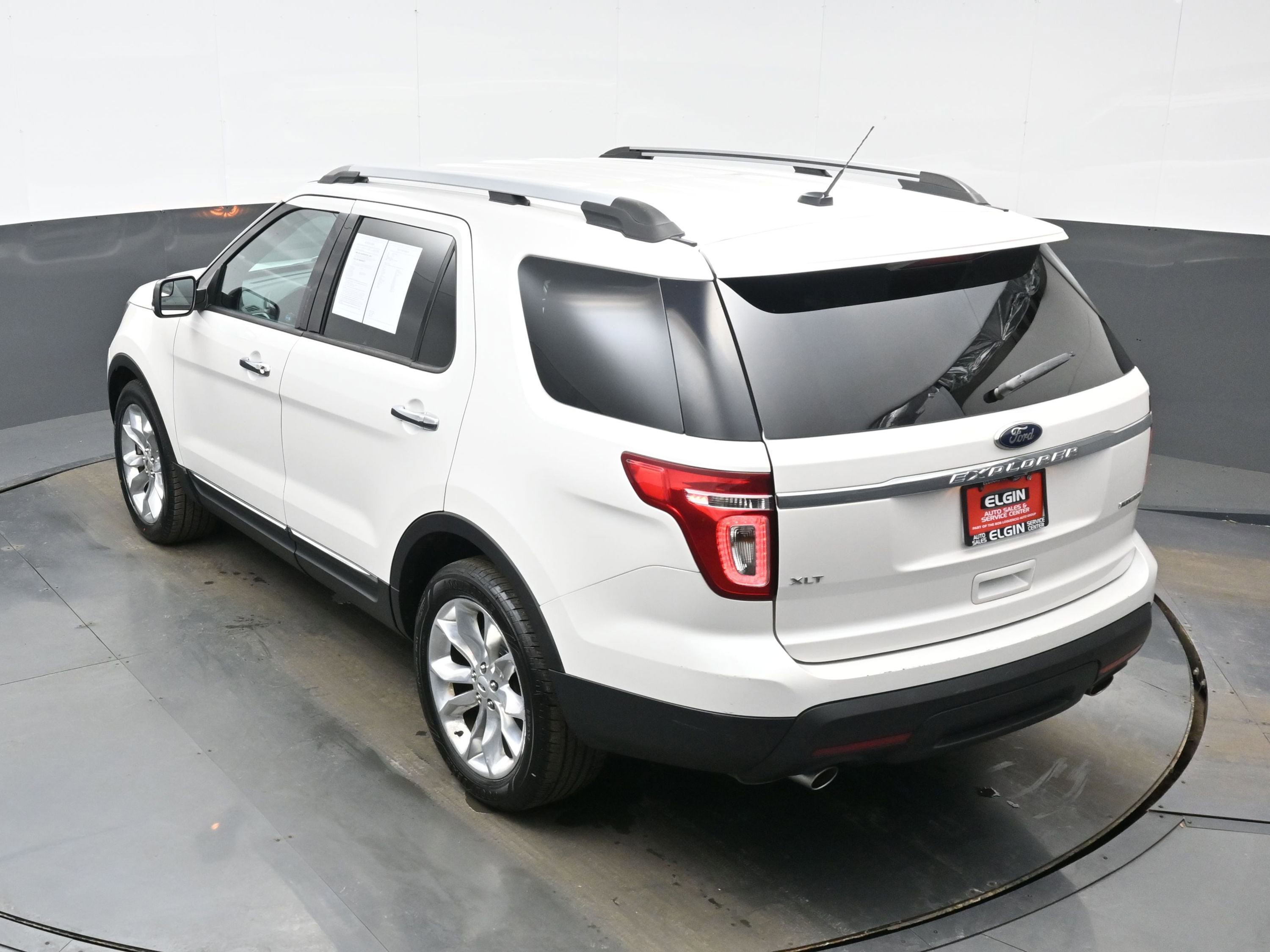 Used 2015 Ford Explorer XLT w/ Equipment Group 202B image 33