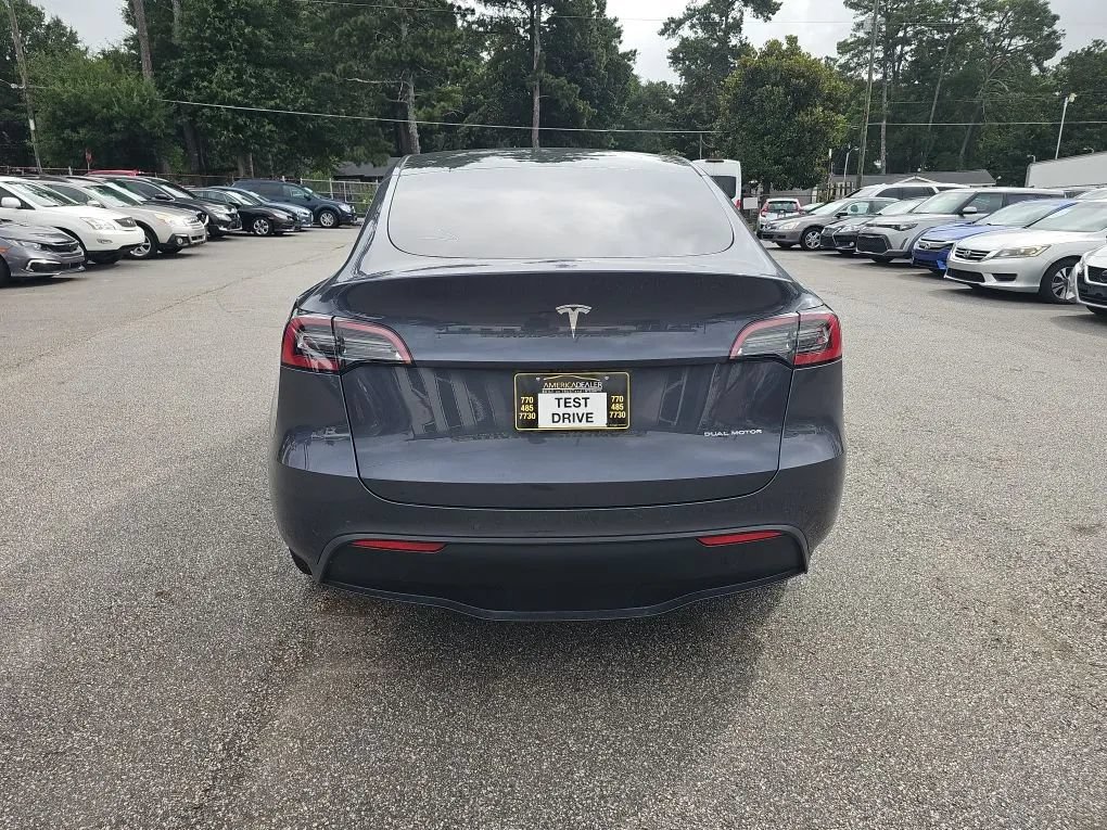 Used 2022 Tesla Model Y Long Range AWD/4WD image 3