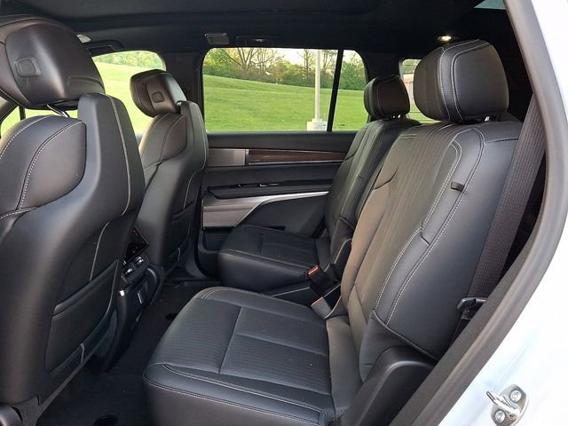New 2026 Cadillac Vistiq Luxury AWD/4WD image 5