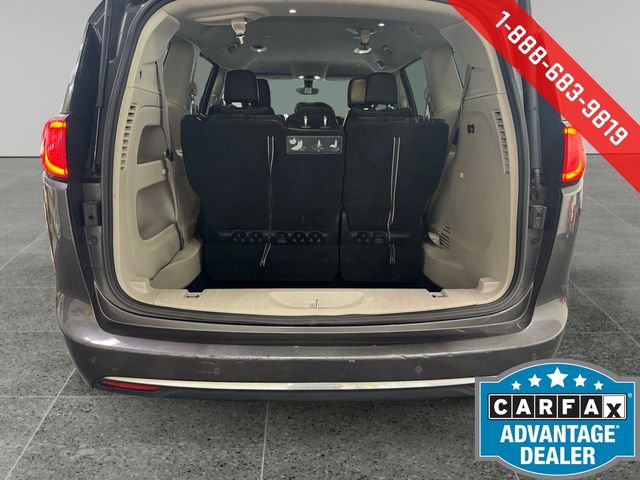 Used 2019 Chrysler Pacifica Touring-L image 14