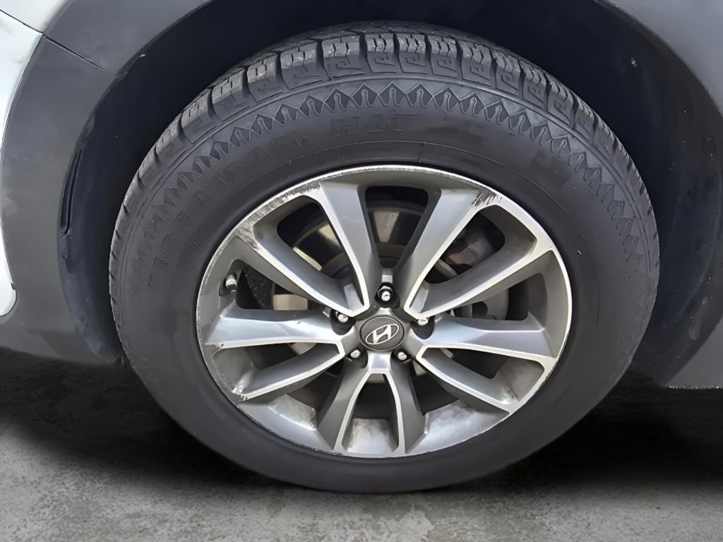 Used 2017 Hyundai Santa Fe SE w/ SE Premium Package 02 FWD image 16
