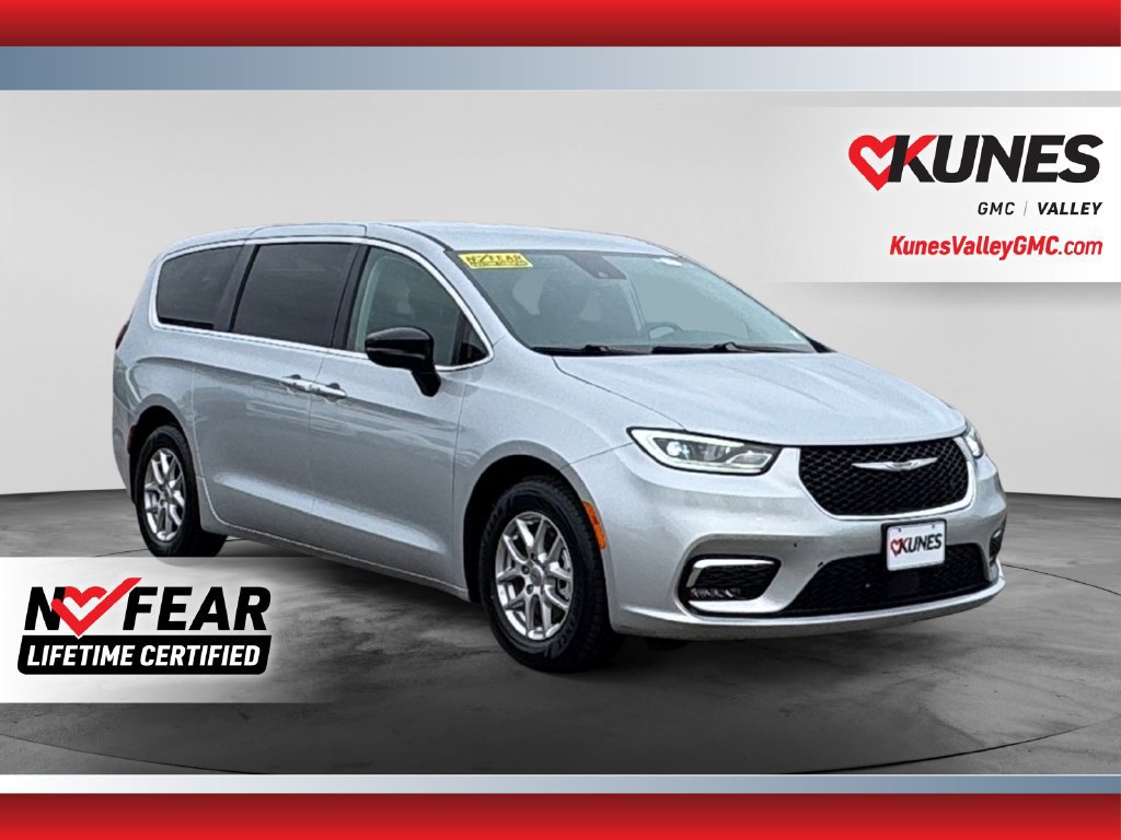Used 2024 Chrysler Pacifica Touring-L