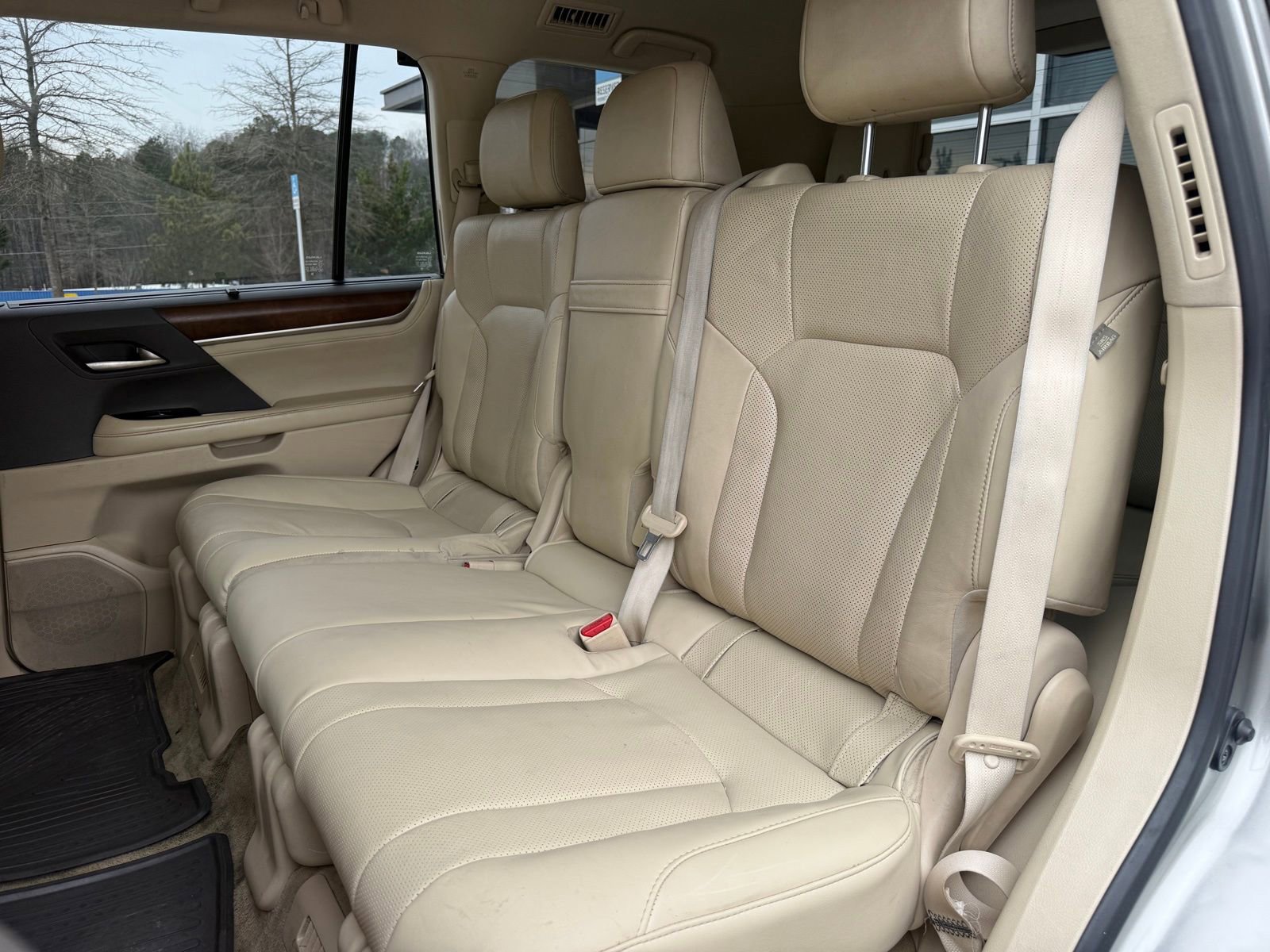 Used 2016 Lexus LX 570 4WD w/ Luxury Package image 40