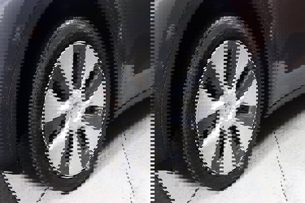 Used 2023 Tesla Model Y Long Range image 6