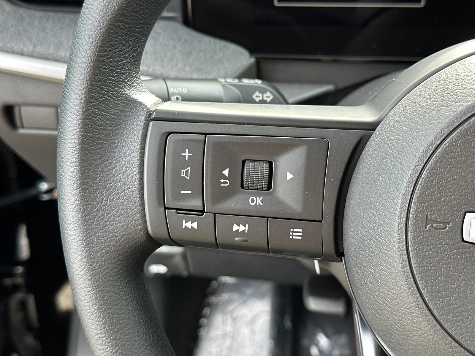 New 2026 Nissan Kicks S image 25