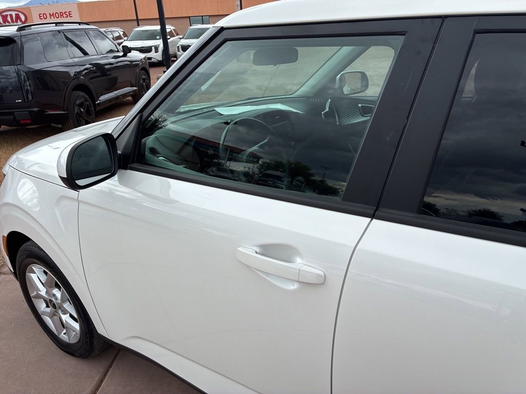 Used 2025 Kia Soul LX image 19