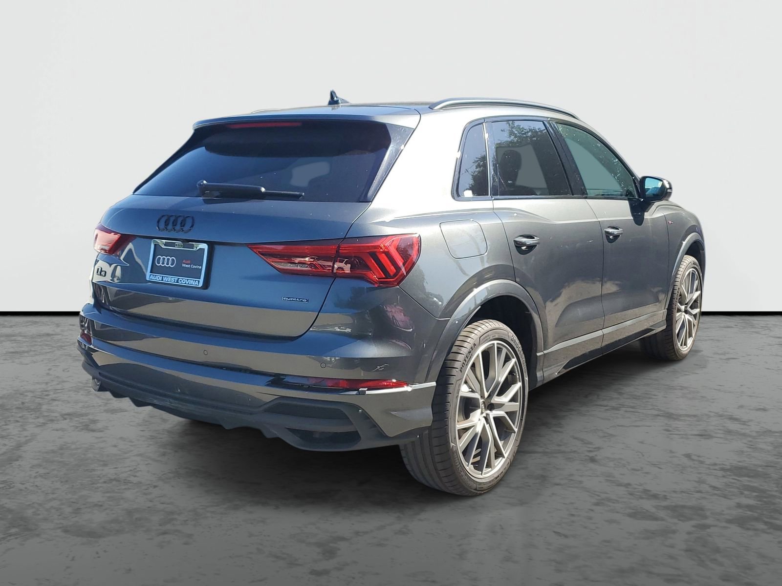 Used 2025 Audi Q3 2.0T Premium Plus w/ Premium Plus Package image 4