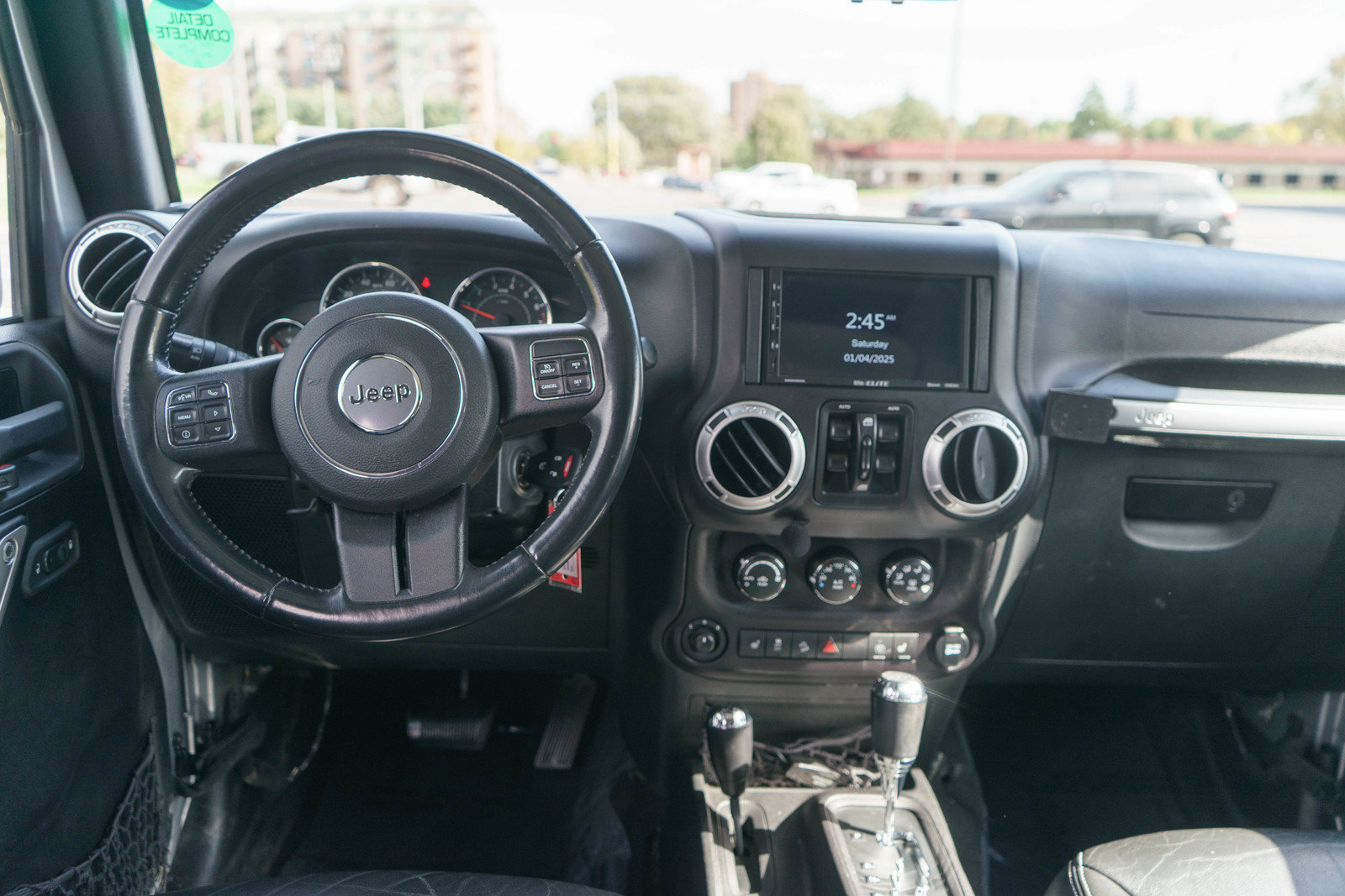 Used 2015 Jeep Wrangler Unlimited Sahara w/ Connectivity Group AWD/4WD image 11