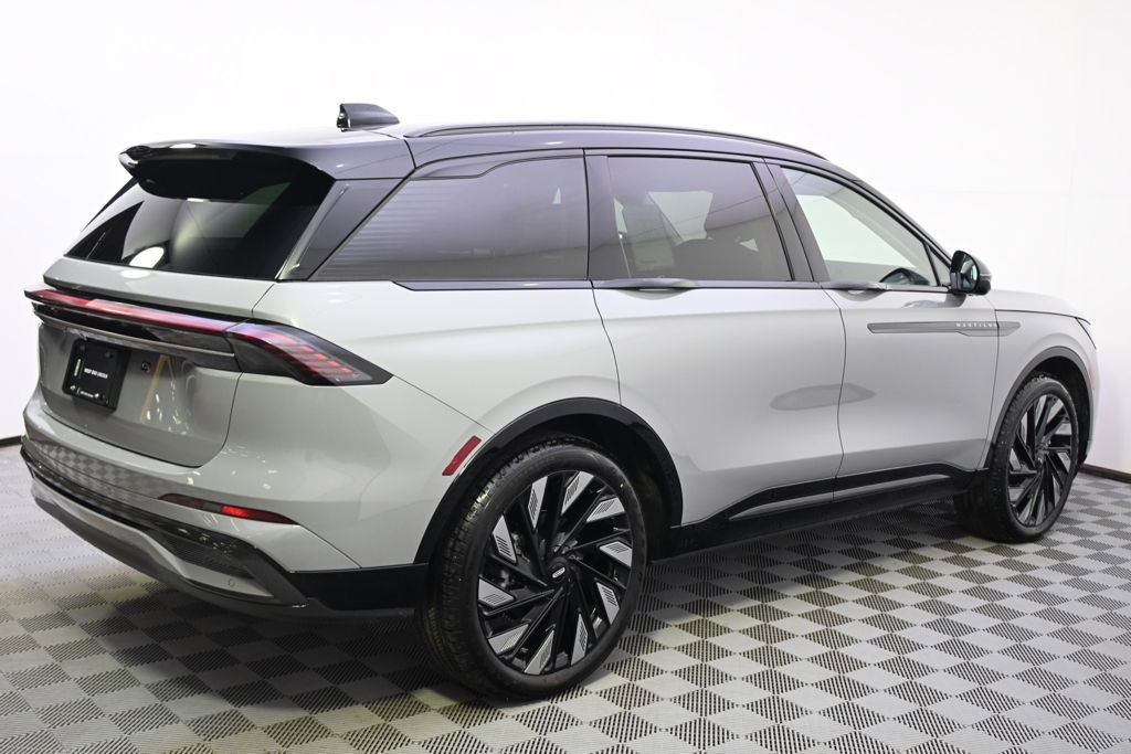 New 2026 Lincoln Nautilus Reserve image 7