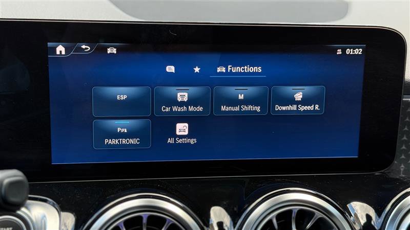 Used 2024 Mercedes-Benz GLB 250 4MATIC image 52