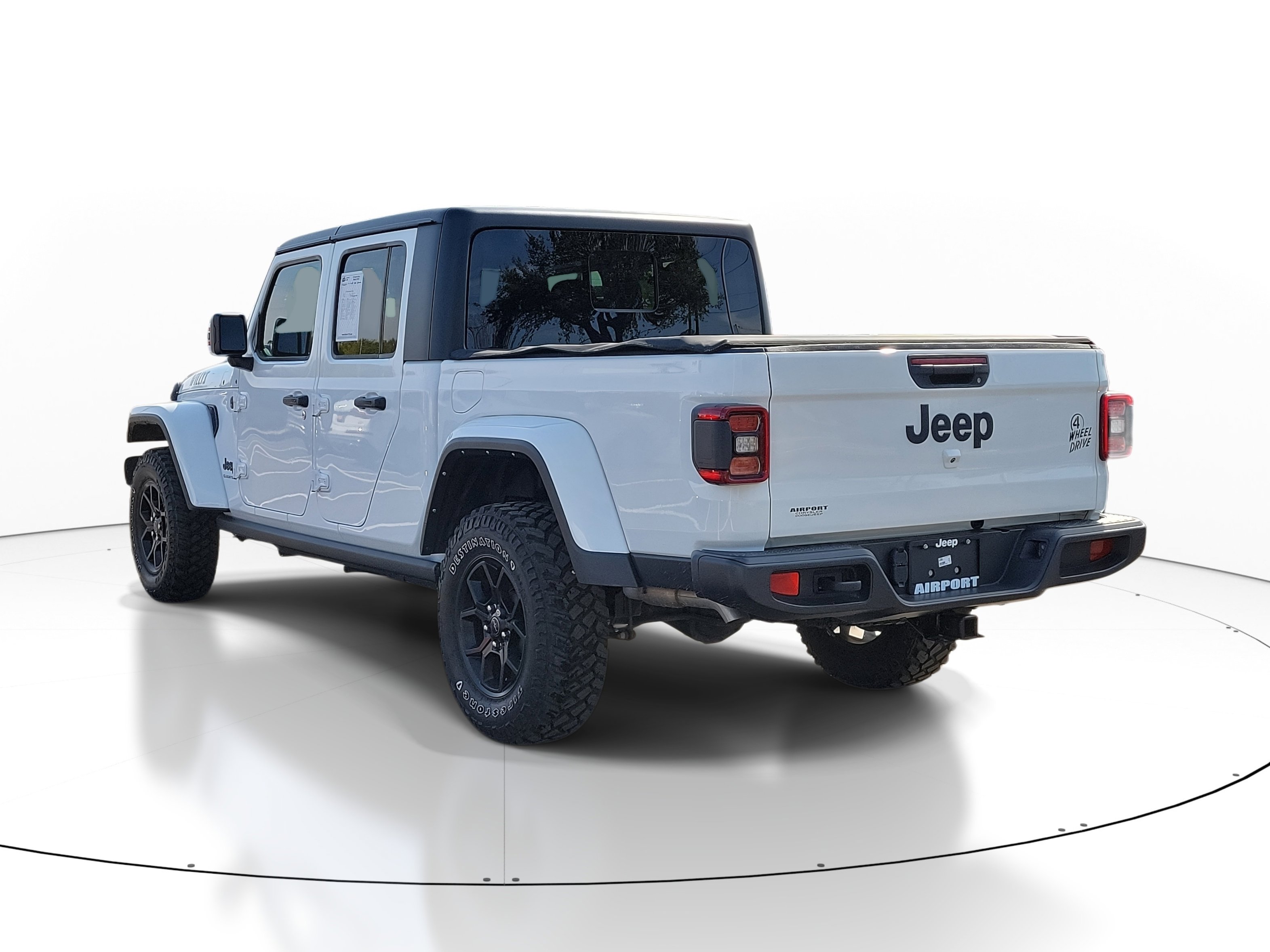 Used 2024 Jeep Gladiator Willys image 5
