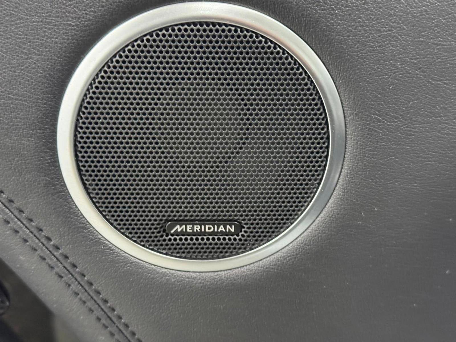 Used 2018 Land Rover Range Rover HSE image 24