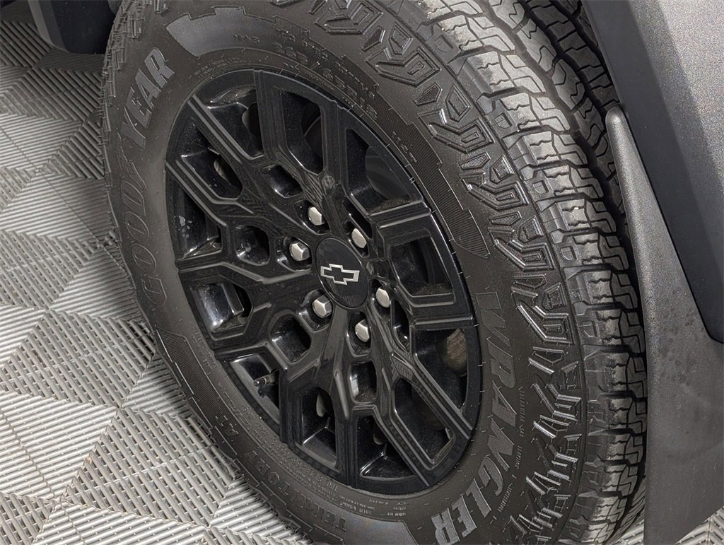 Used 2025 Chevrolet Colorado Trail Boss image 7