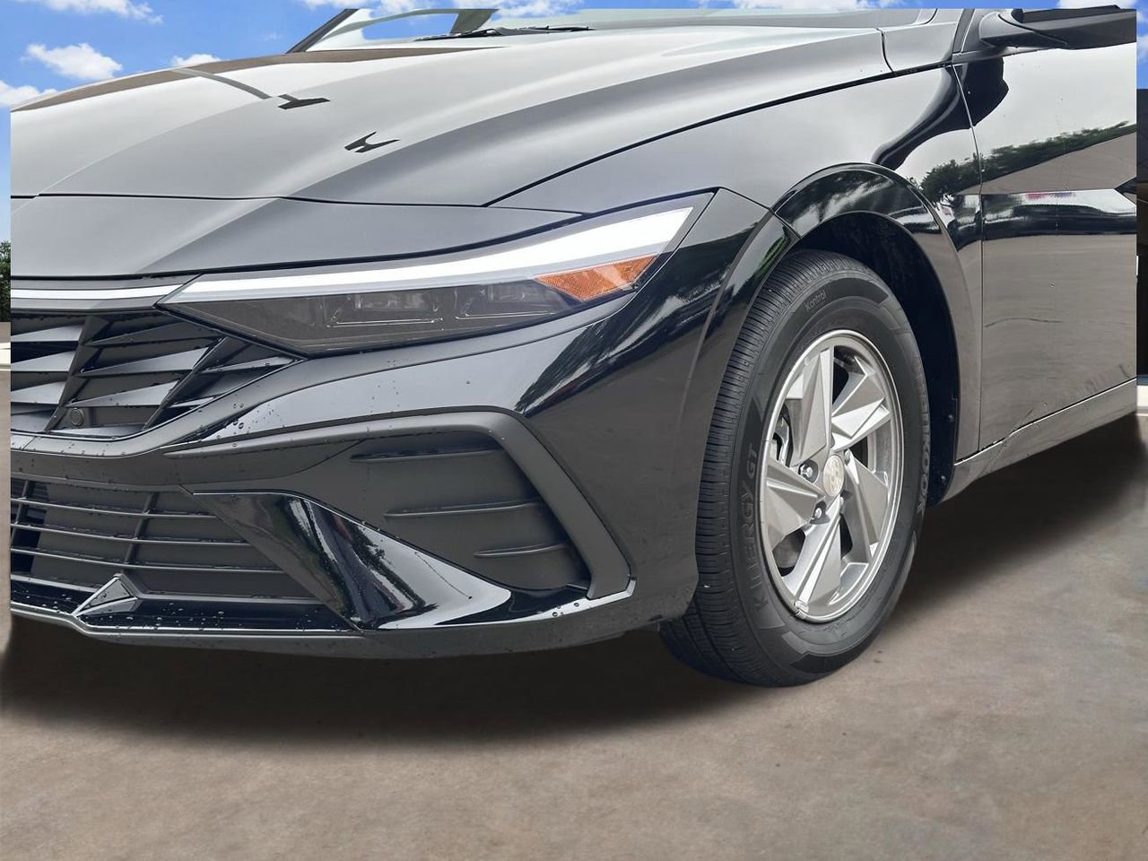 Used 2026 Hyundai Elantra SE FWD image 7