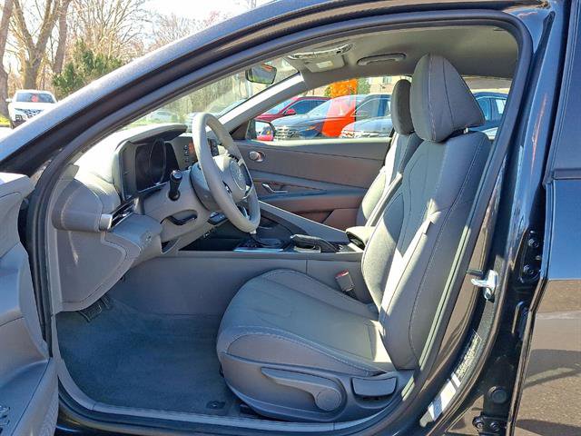 Certified 2023 Hyundai Elantra SEL FWD image 11