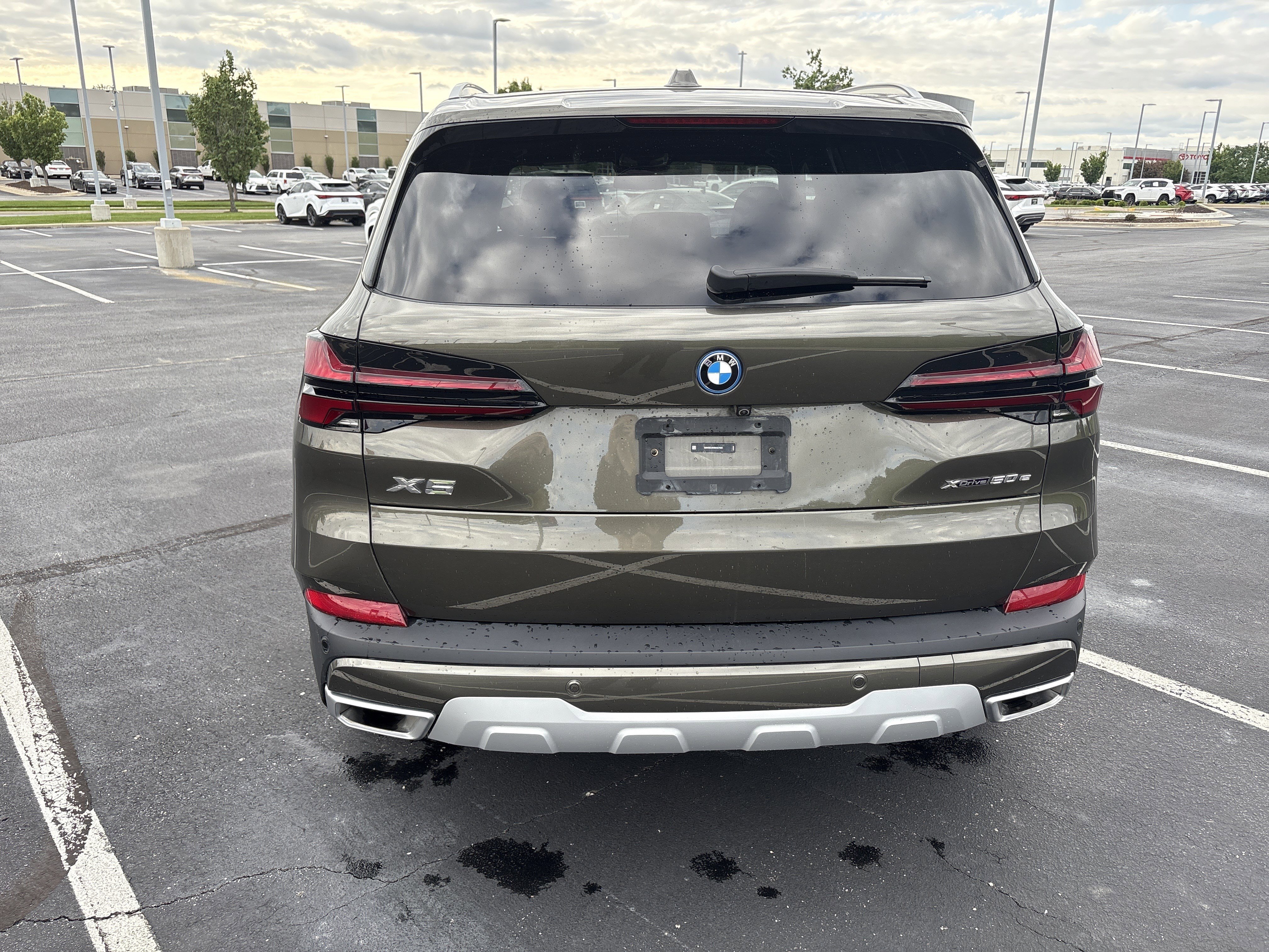 Used 2025 BMW X5 xDrive50e w/ Parking Assistance Package AWD/4WD image 19