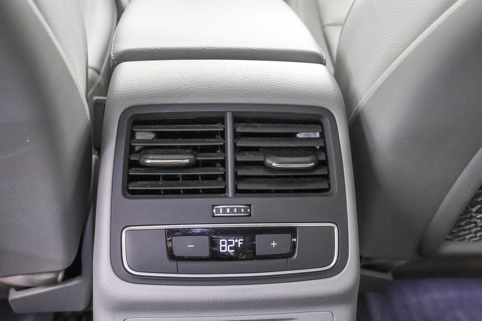 Used 2019 Audi A4 2.0T Premium w/ Convenience Package image 39