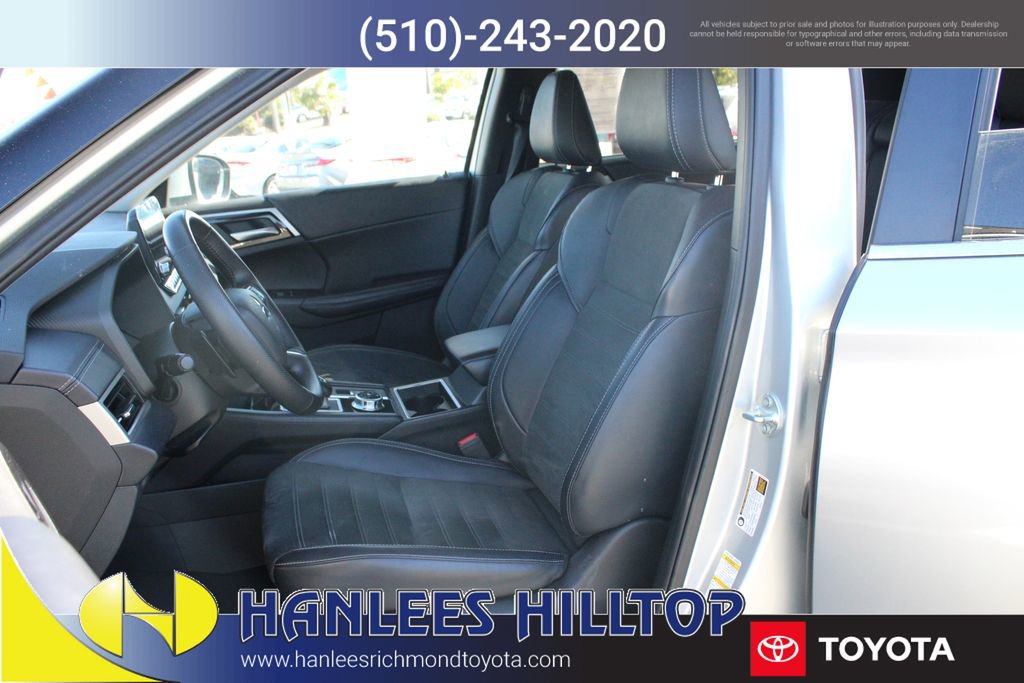Used 2024 Mitsubishi Outlander SE image 13