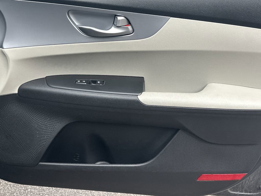 Used 2023 Kia Forte LXS w/ LXS Technology Package image 15