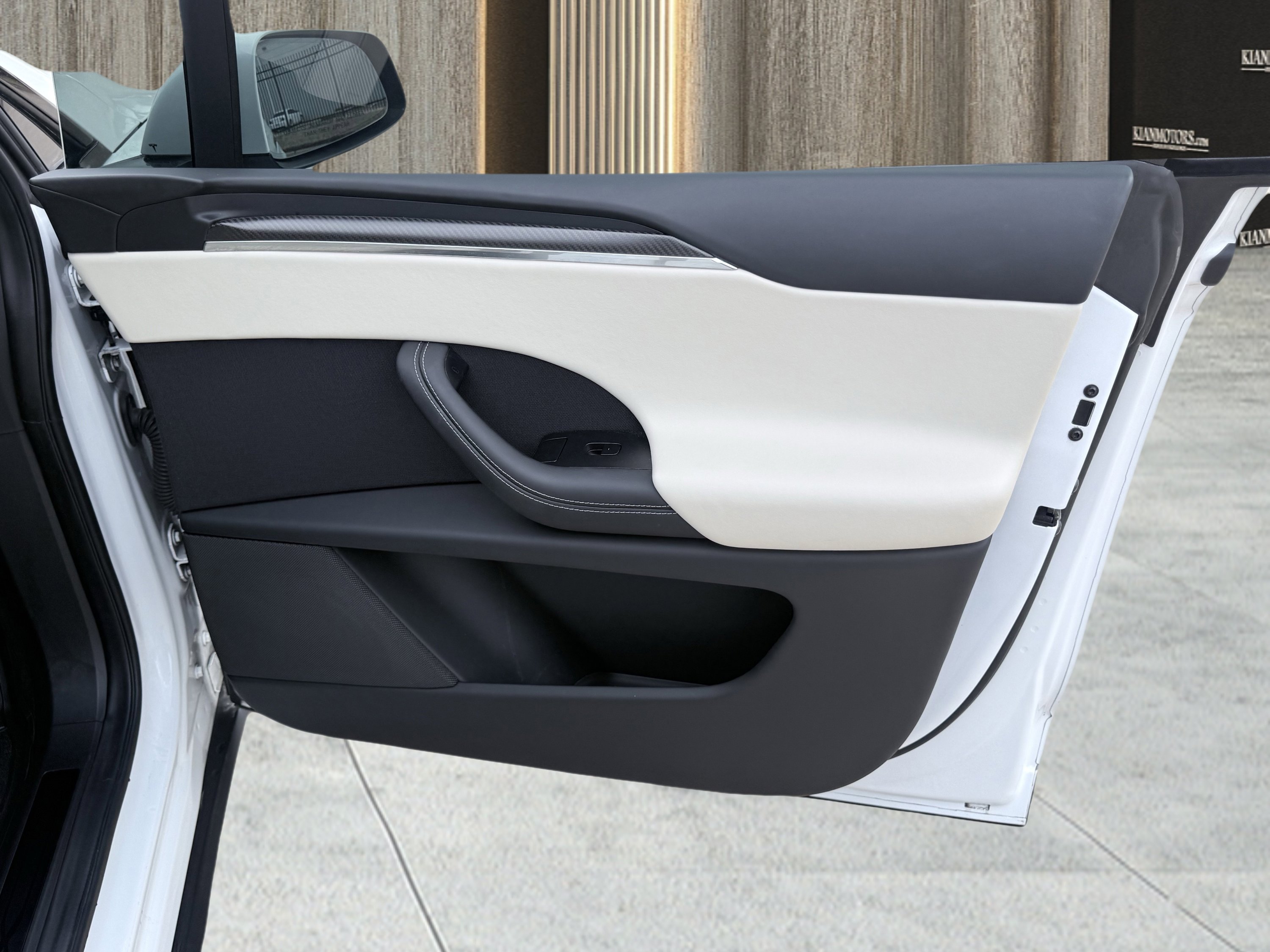 Used 2023 Tesla Model X Plaid image 40