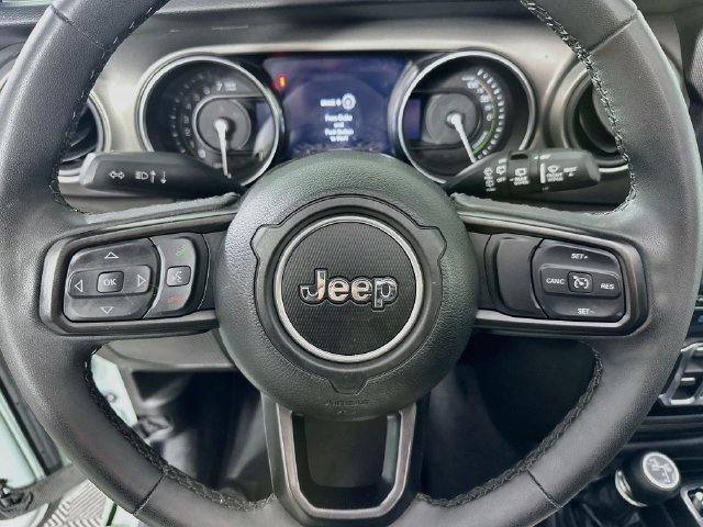 Used 2023 Jeep Wrangler Unlimited w/ Sun & Screen Package AWD/4WD image 22