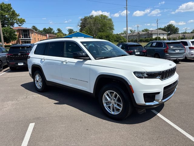 Used 2025 Jeep Grand Cherokee L Laredo w/ Luxury Tech Group I AWD/4WD image 2