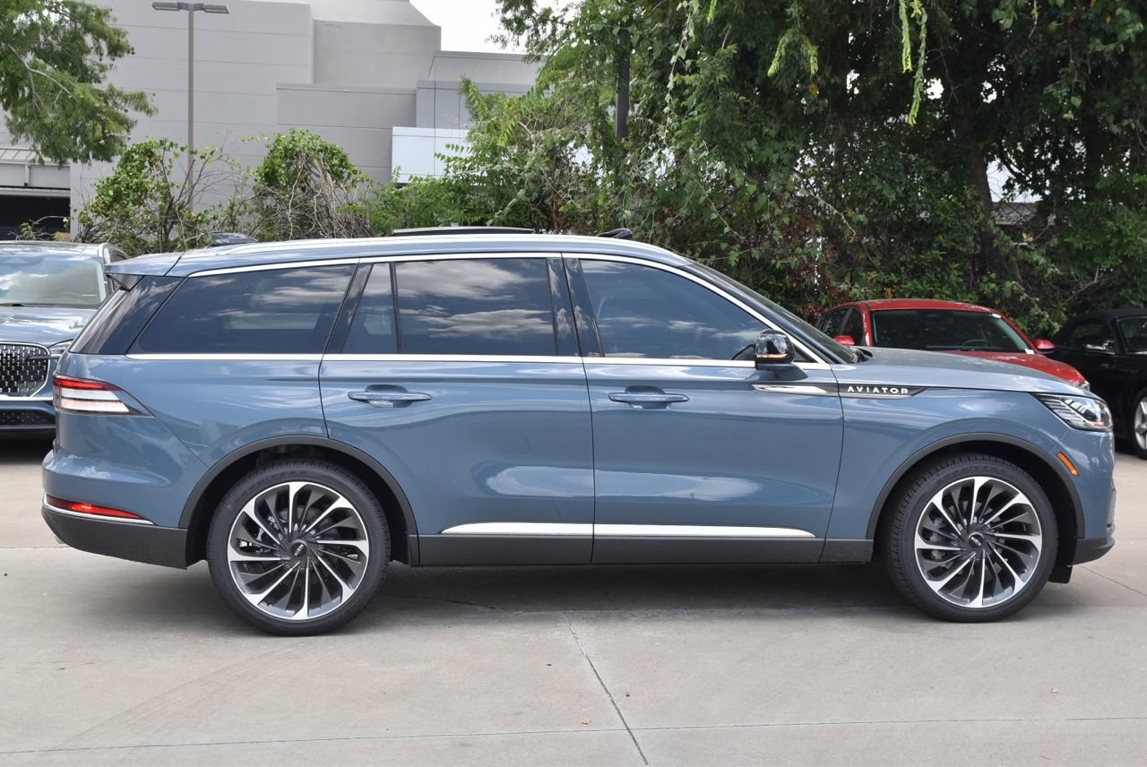 New 2026 Lincoln Aviator Reserve RWD image 5