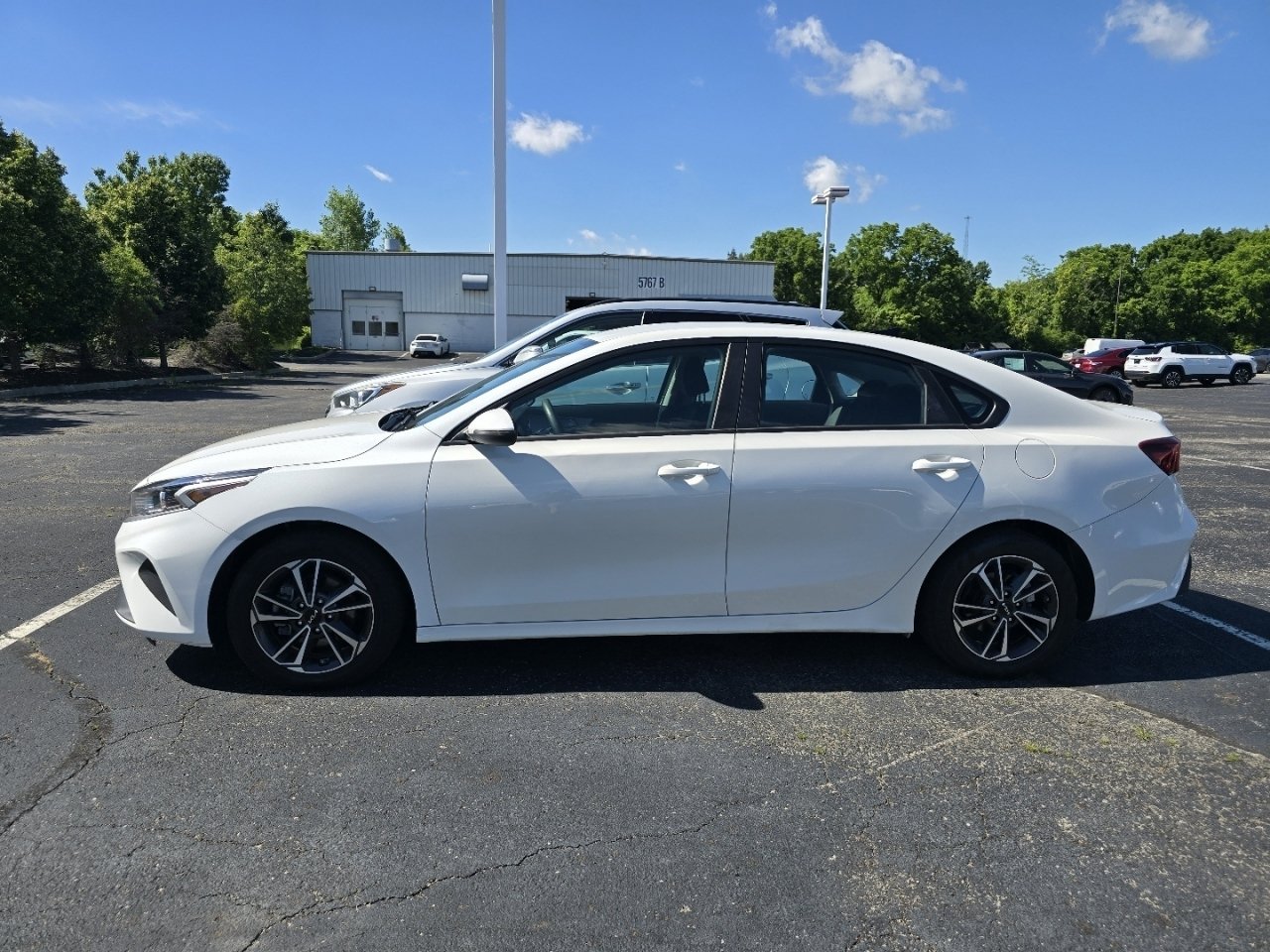 Used 2023 Kia Forte LXS w/ LXS Technology Package FWD image 4