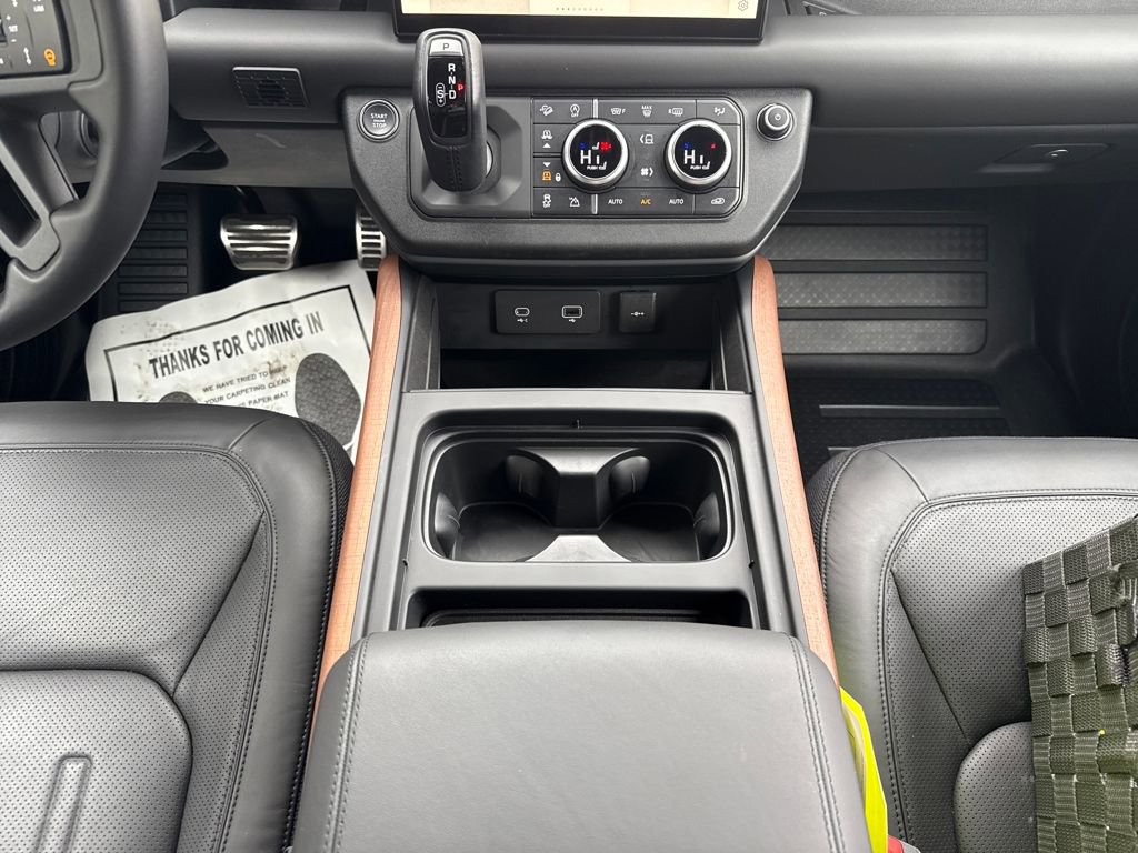 New 2024 Land Rover Defender 130 X image 24