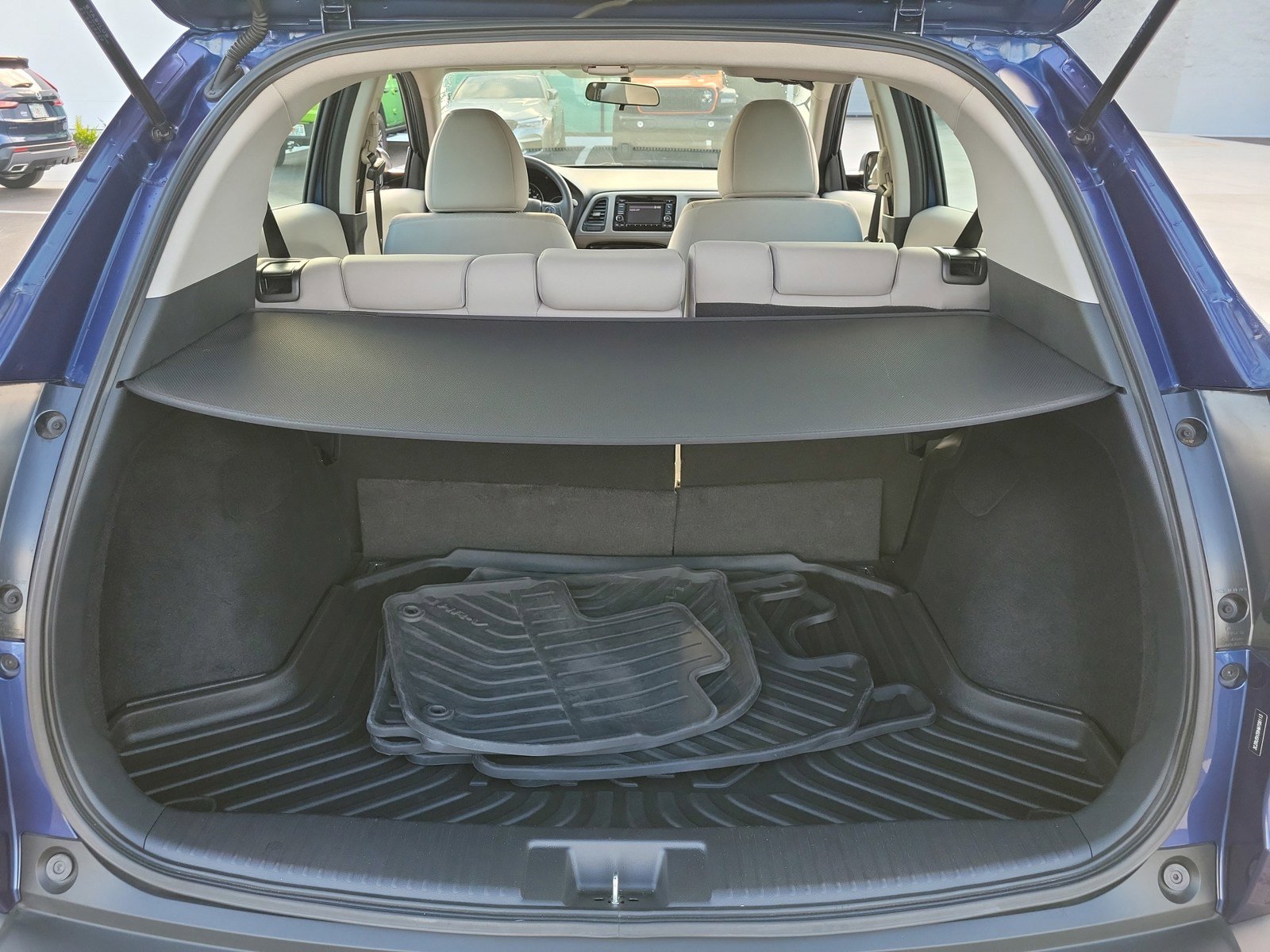 Used 2017 Honda HR-V LX image 30