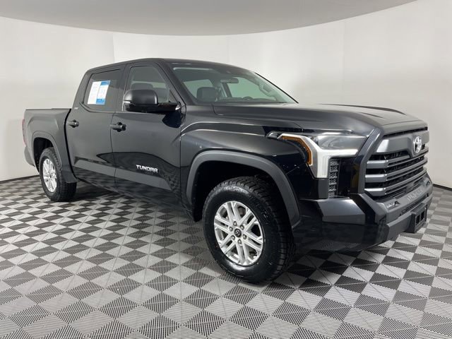Used 2023 Toyota Tundra SR5 w/ SR5 Premium Package AWD/4WD image 2