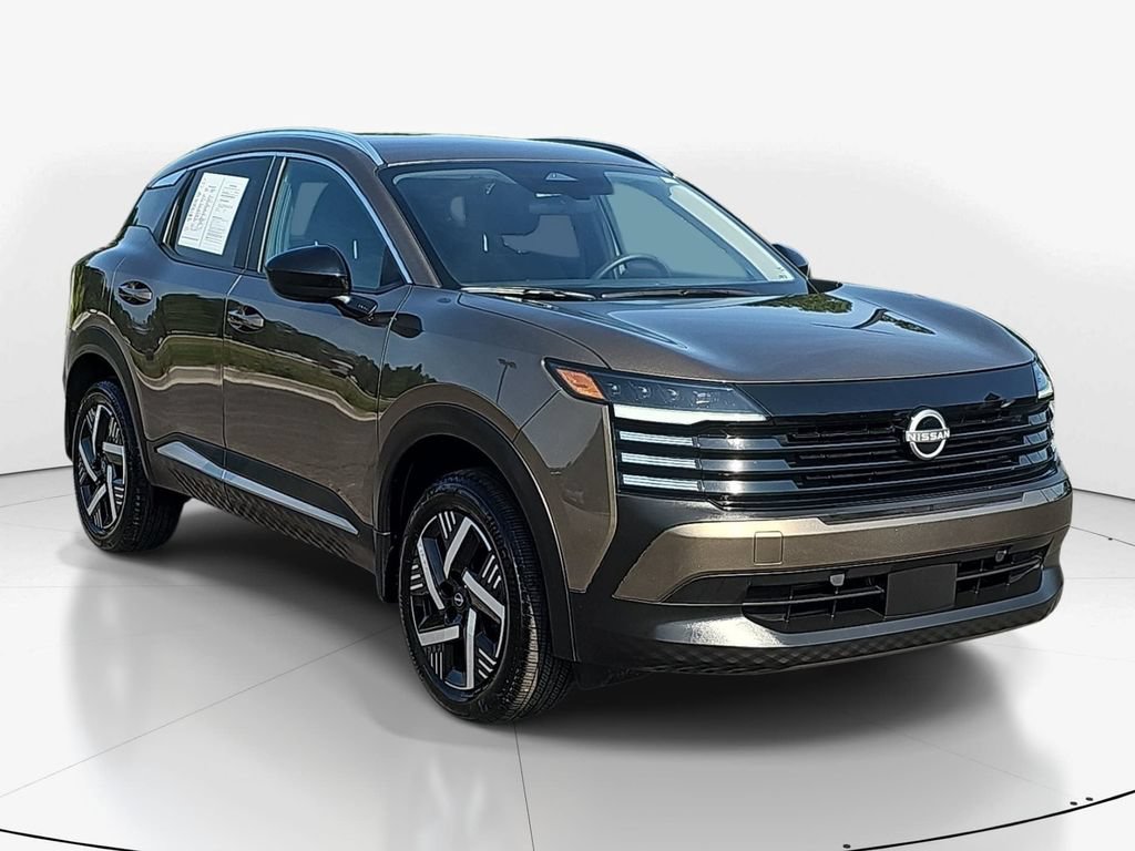 Used 2026 Nissan Kicks SV w/ Charging Package FWD video 3