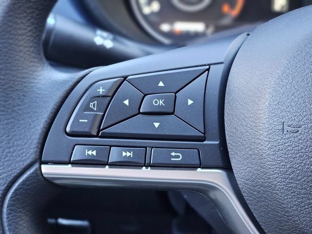 New 2025 Nissan Versa SV w/ Trunk Package FWD image 17
