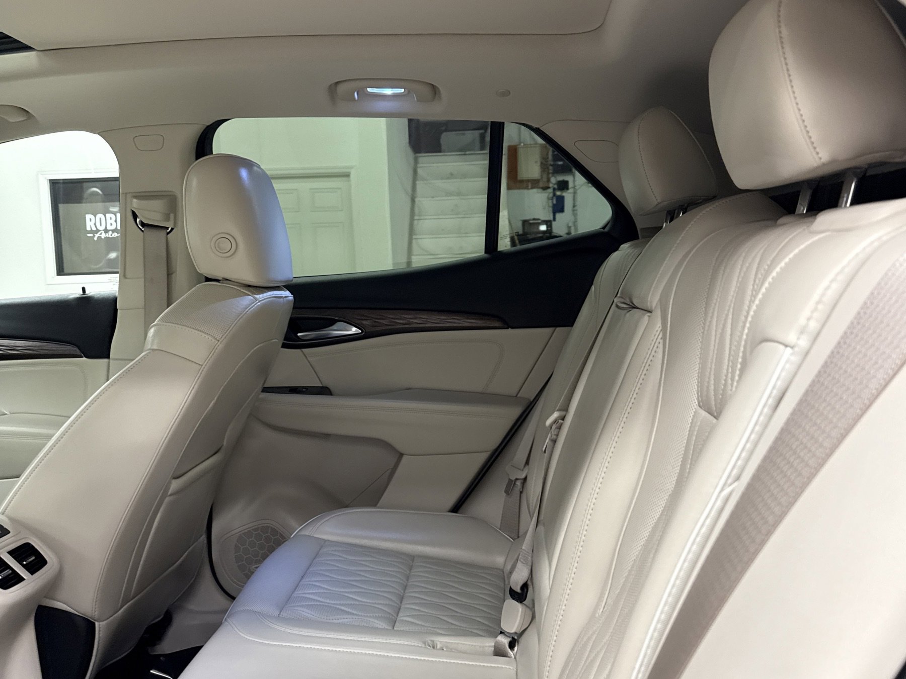 Used 2023 Buick Envision Avenir image 14