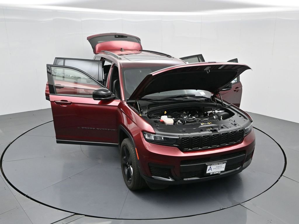 New 2023 Jeep Grand Cherokee L Laredo image 28