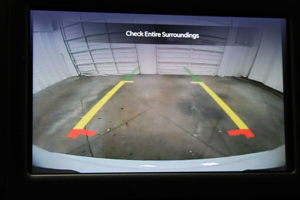 Used 2023 Chrysler Voyager LX image 43