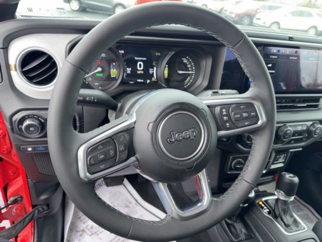 Used 2025 Jeep Wrangler Sahara 4xe image 22