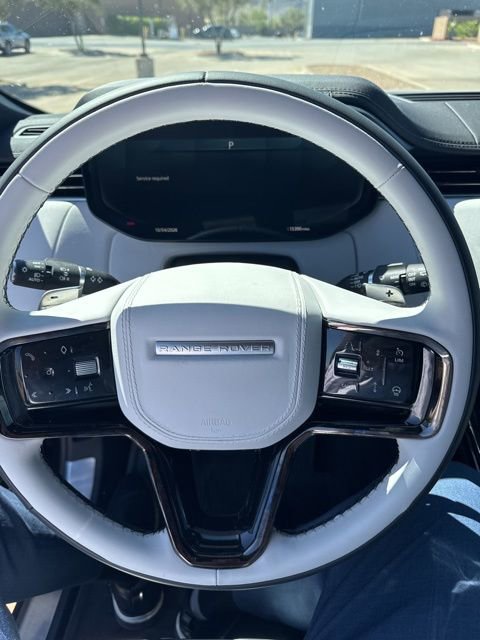 Used 2024 Land Rover Range Rover Sport SE image 3