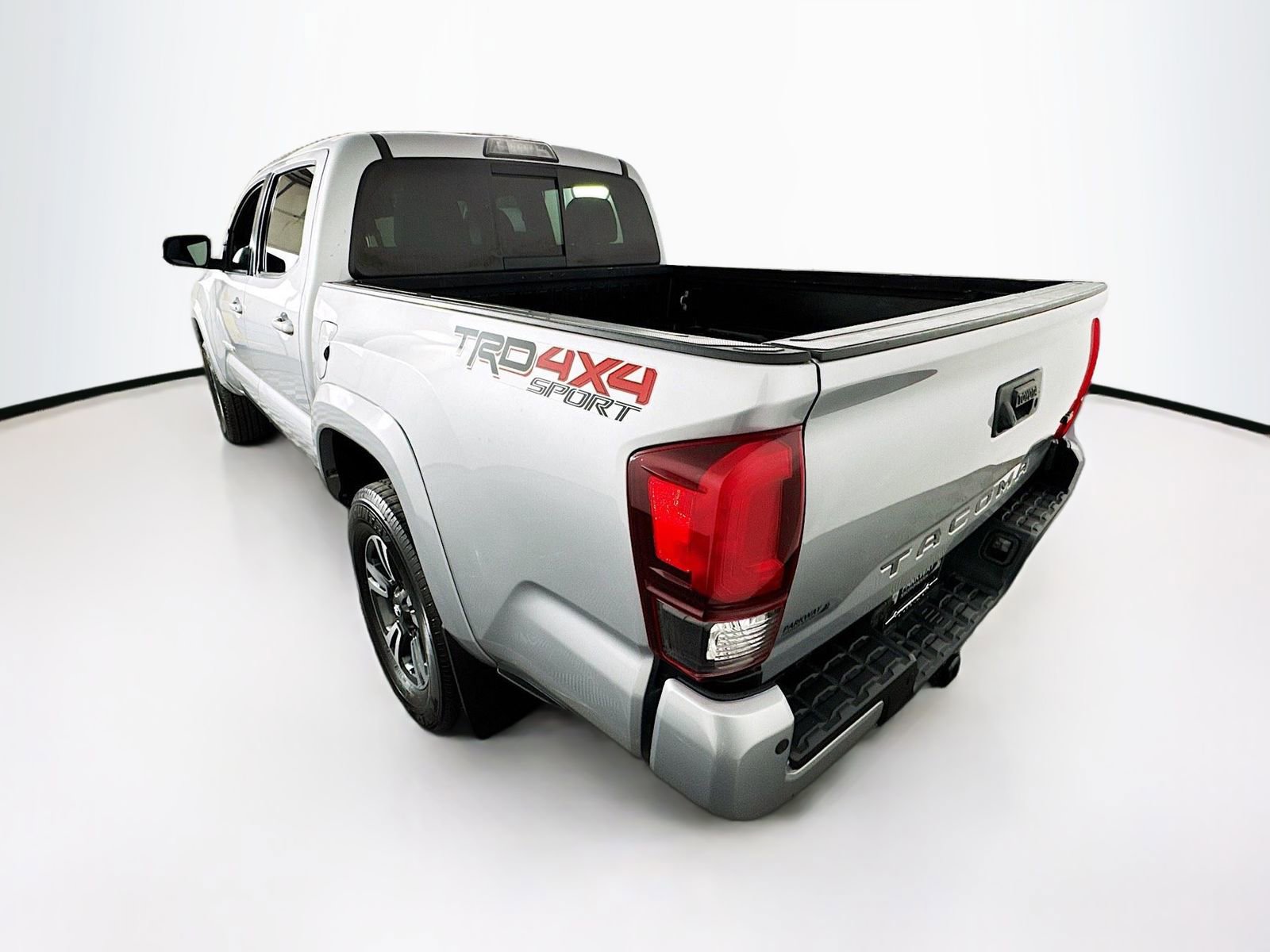 Certified 2019 Toyota Tacoma TRD Sport w/ Technology Package AWD/4WD image 5