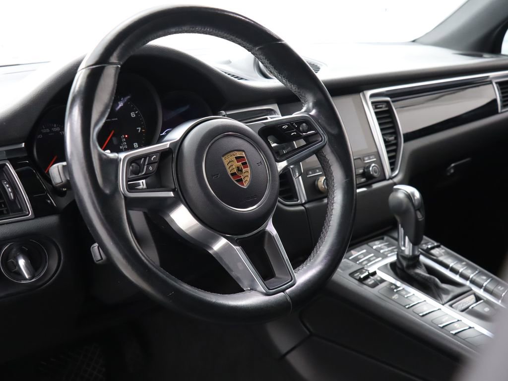Used 2017 Porsche Macan image 13