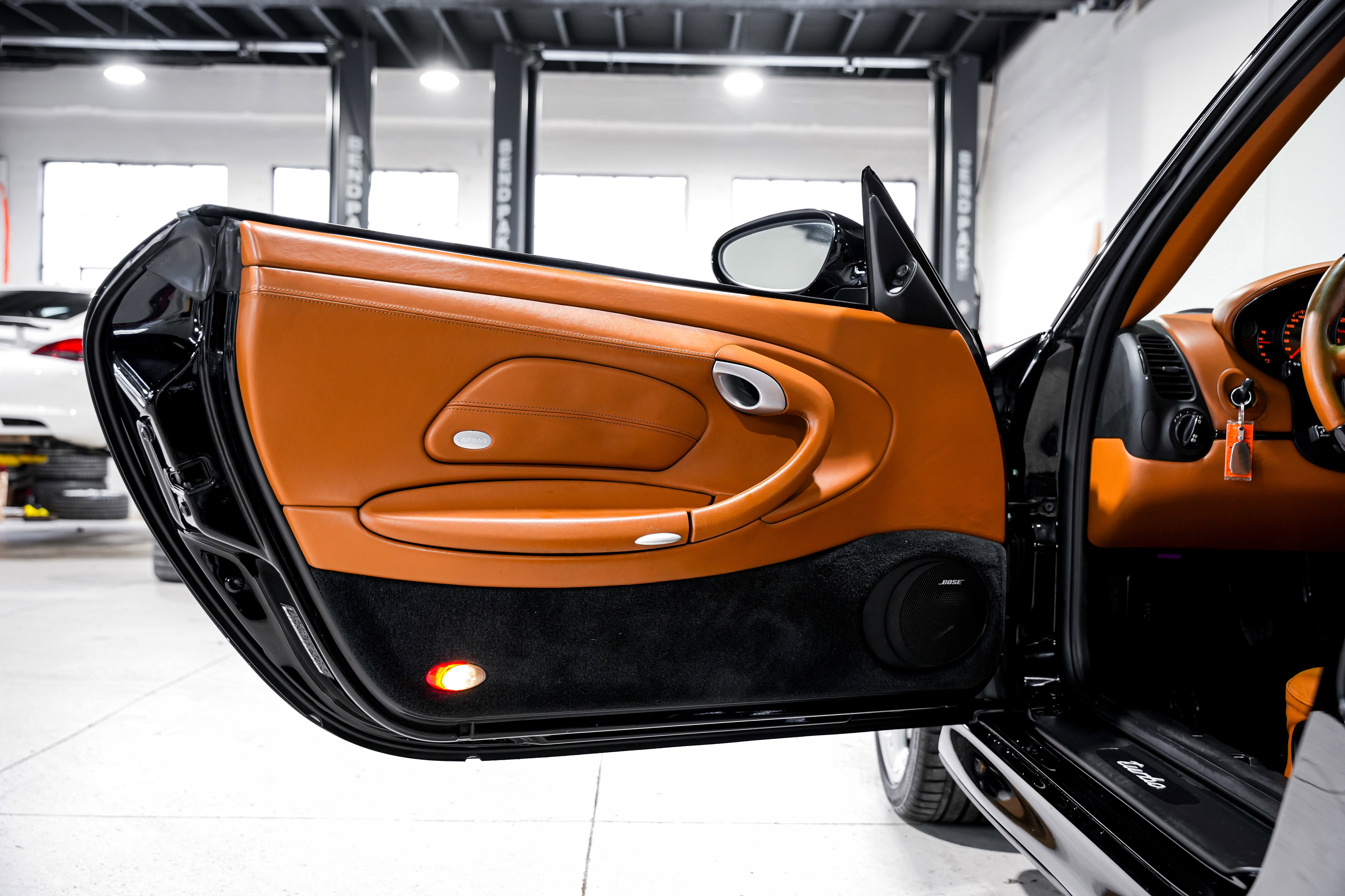 Used 2003 Porsche 911 Turbo image 26