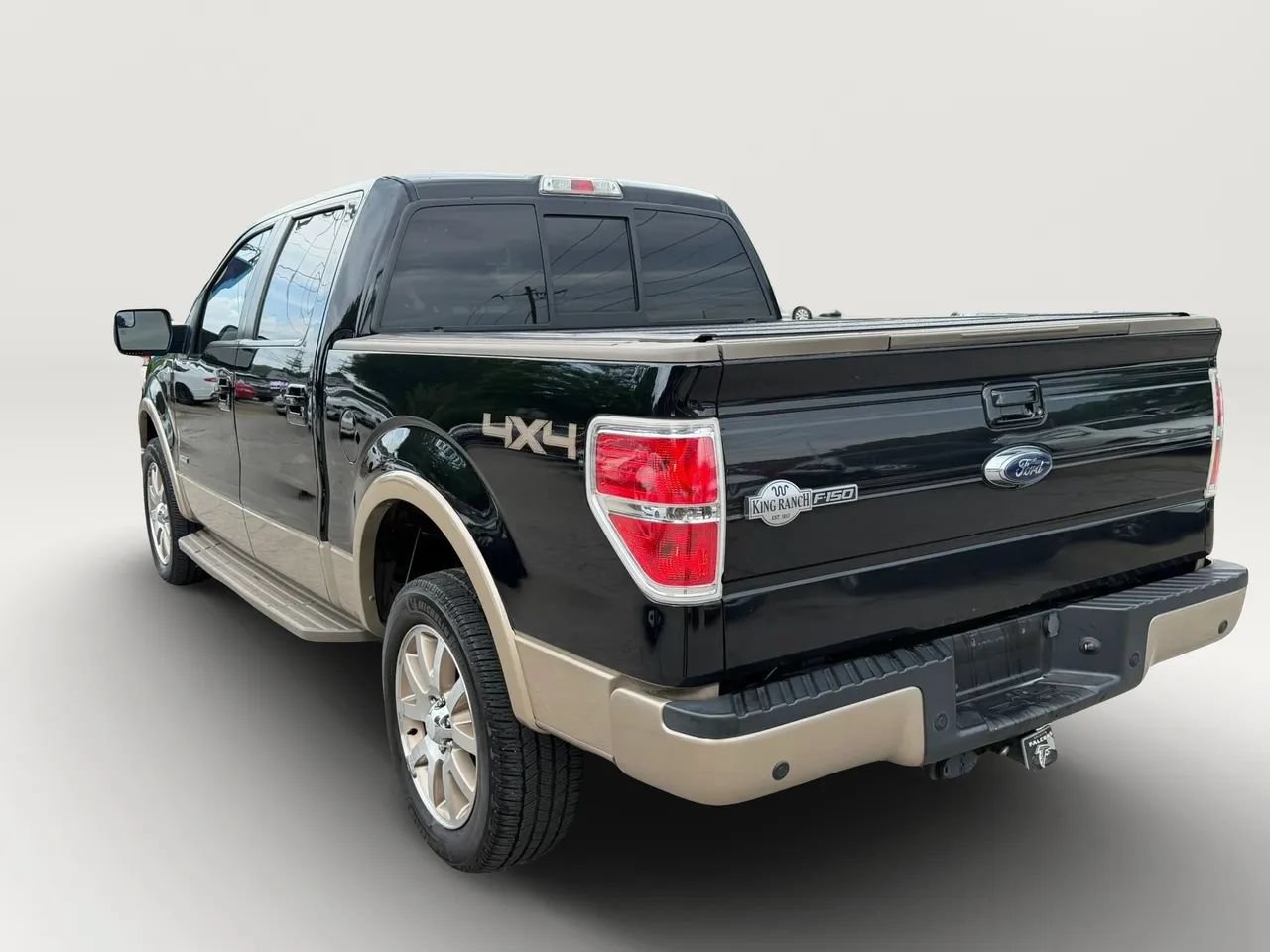 Used 2014 Ford F150 King Ranch w/ King Ranch Luxury Package AWD/4WD image 5