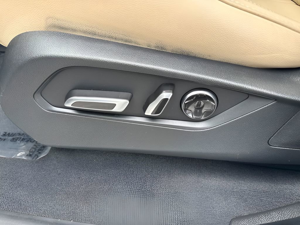Used 2023 Acura MDX SH-AWD image 10