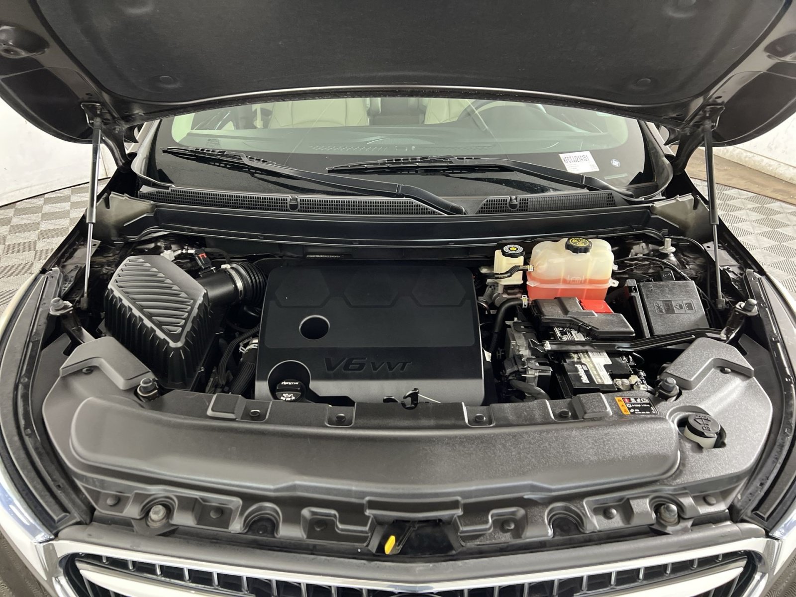 Used 2018 Buick Enclave Essence FWD image 27