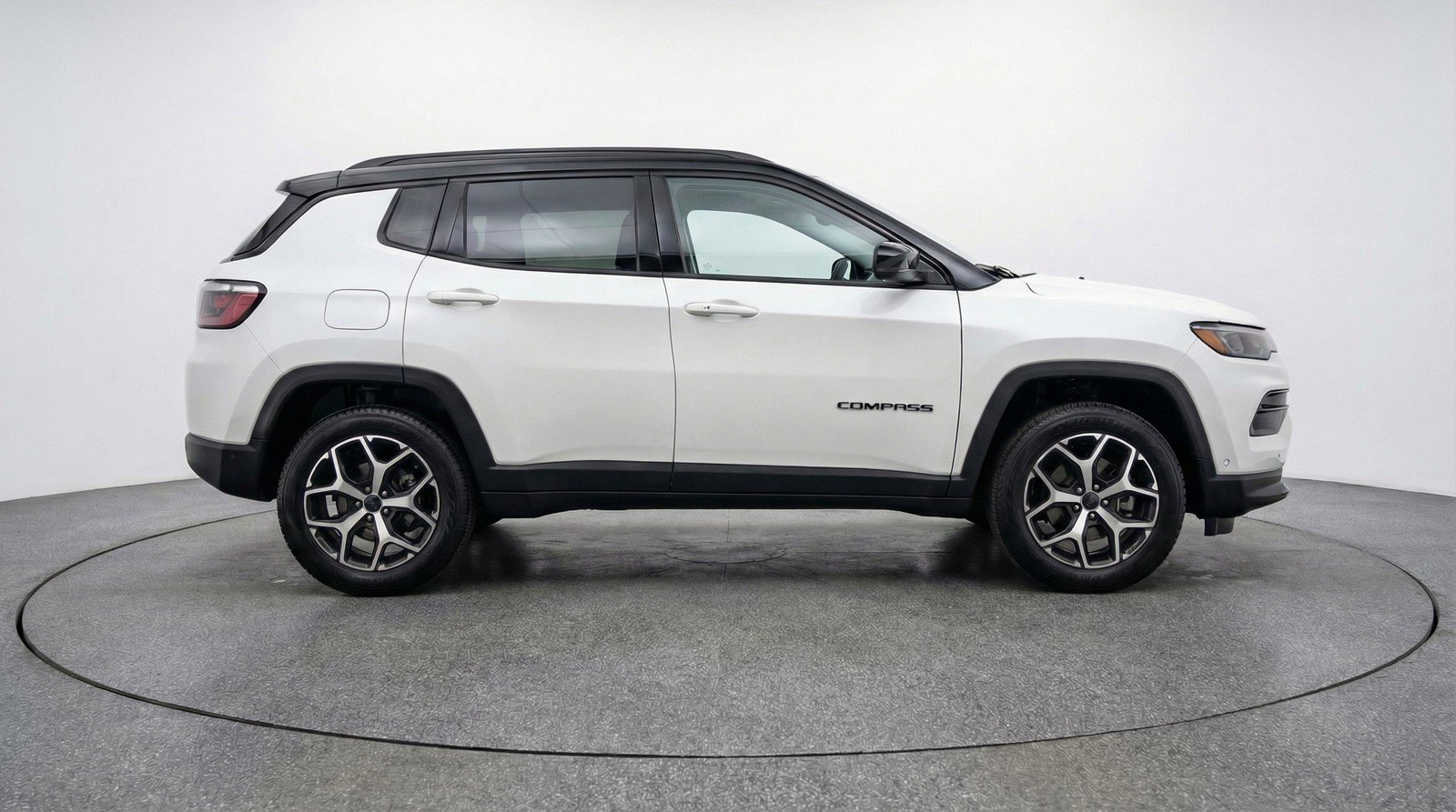 Used 2025 Jeep Compass Limited image 11